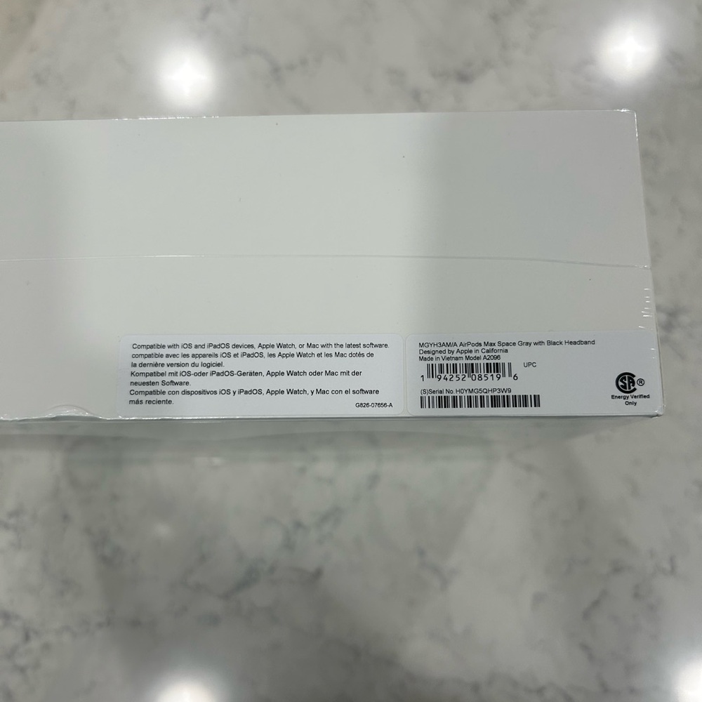 Apple maxes headphones